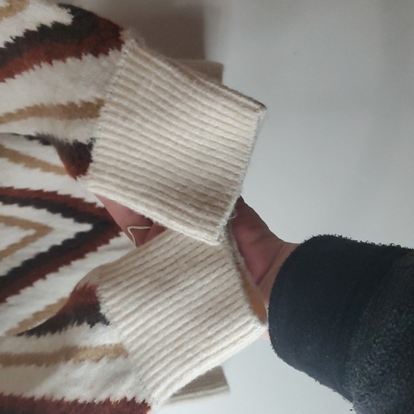 Evereve Chevron Soft Stretchy Slight Puff Sleeve Sweater Size XS Anthropologie - Picture 6 of 9